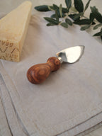 Coltello per parmigiano