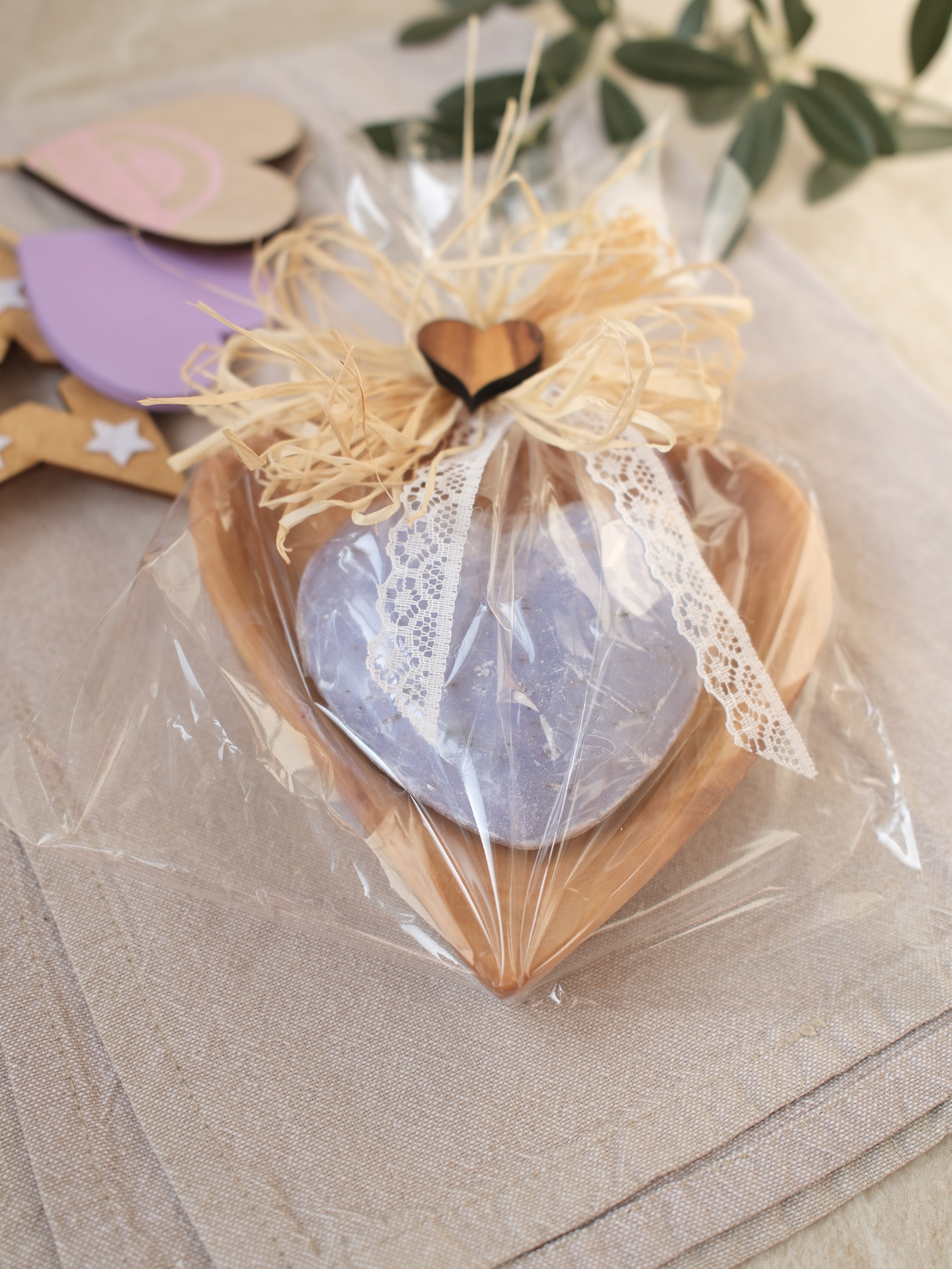Ciotola a forma di cuore con sapone alla lavanda